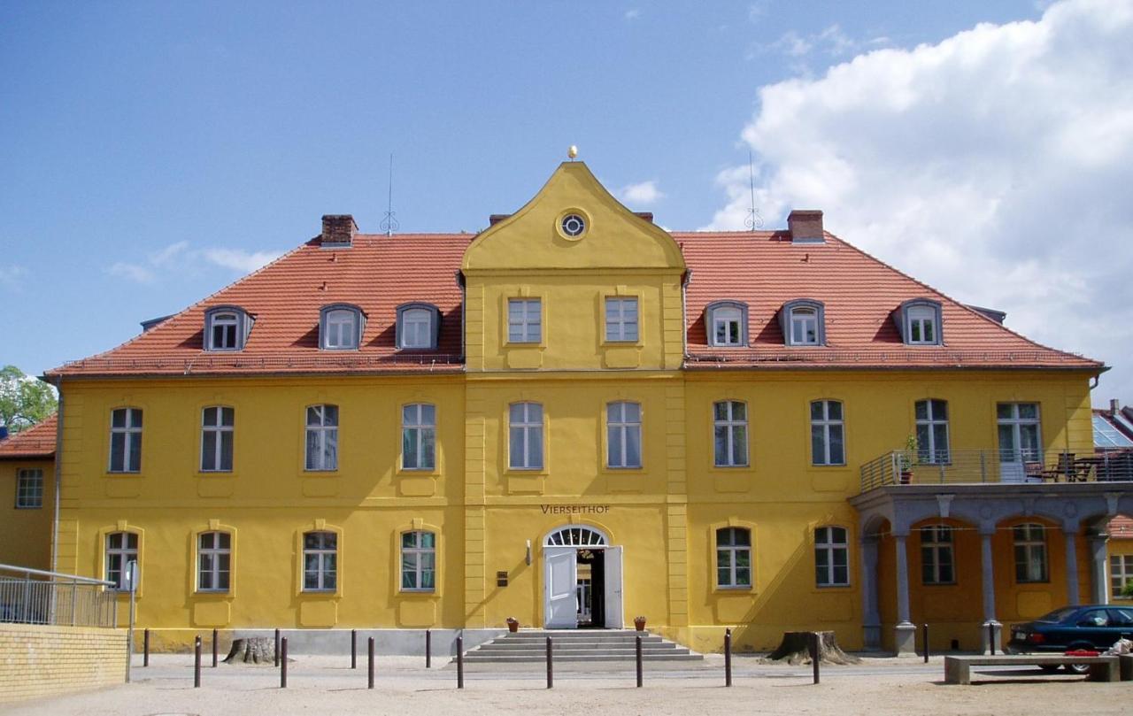 Hotel Vierseithof Luckenwalde Εξωτερικό φωτογραφία