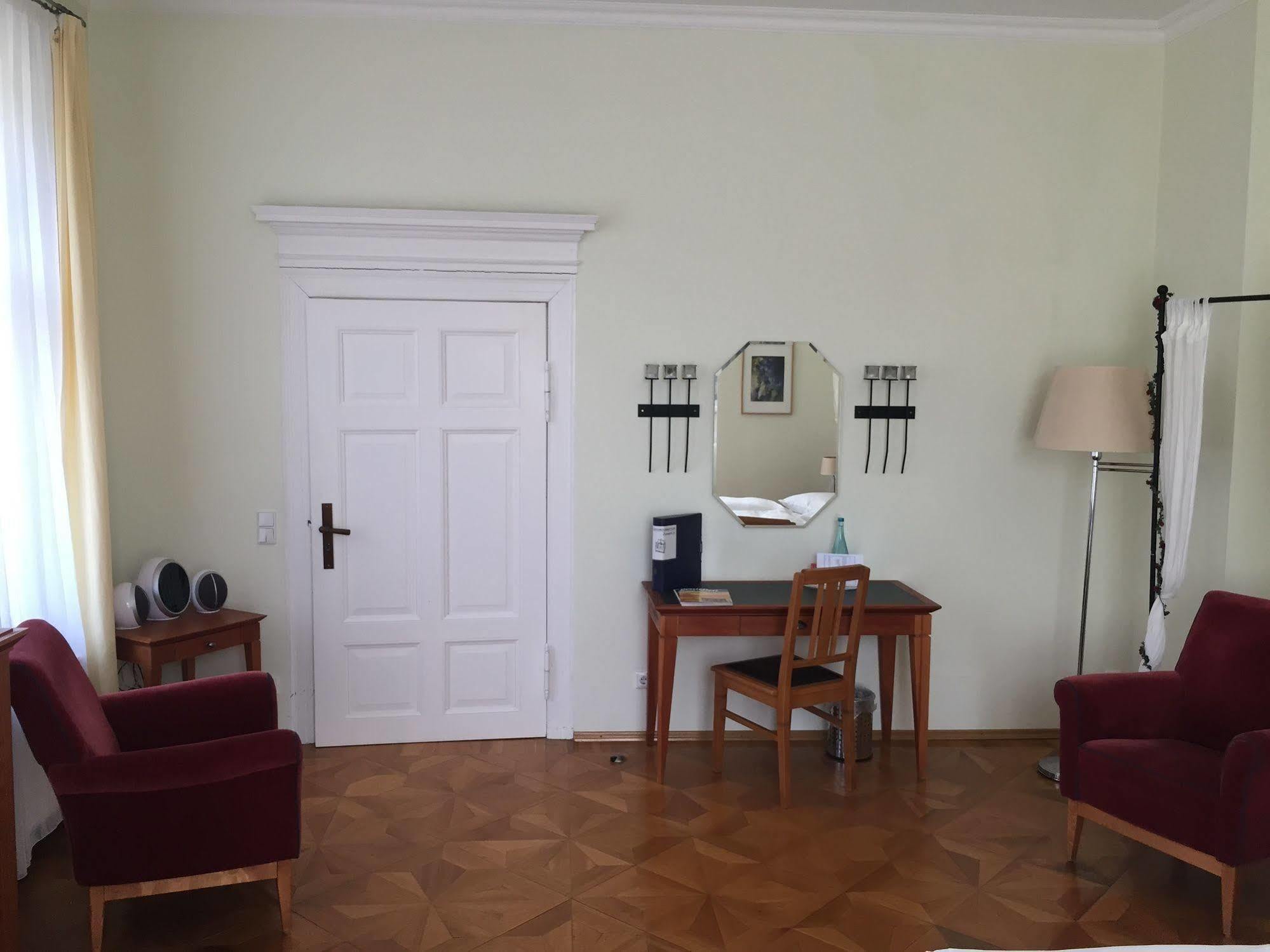 Hotel Vierseithof Luckenwalde Εξωτερικό φωτογραφία